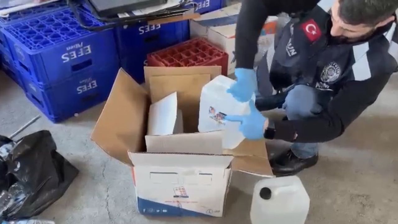 Samsun'da yılbaşı tedbirlerinde sahte alkollü içki ele geçirildi