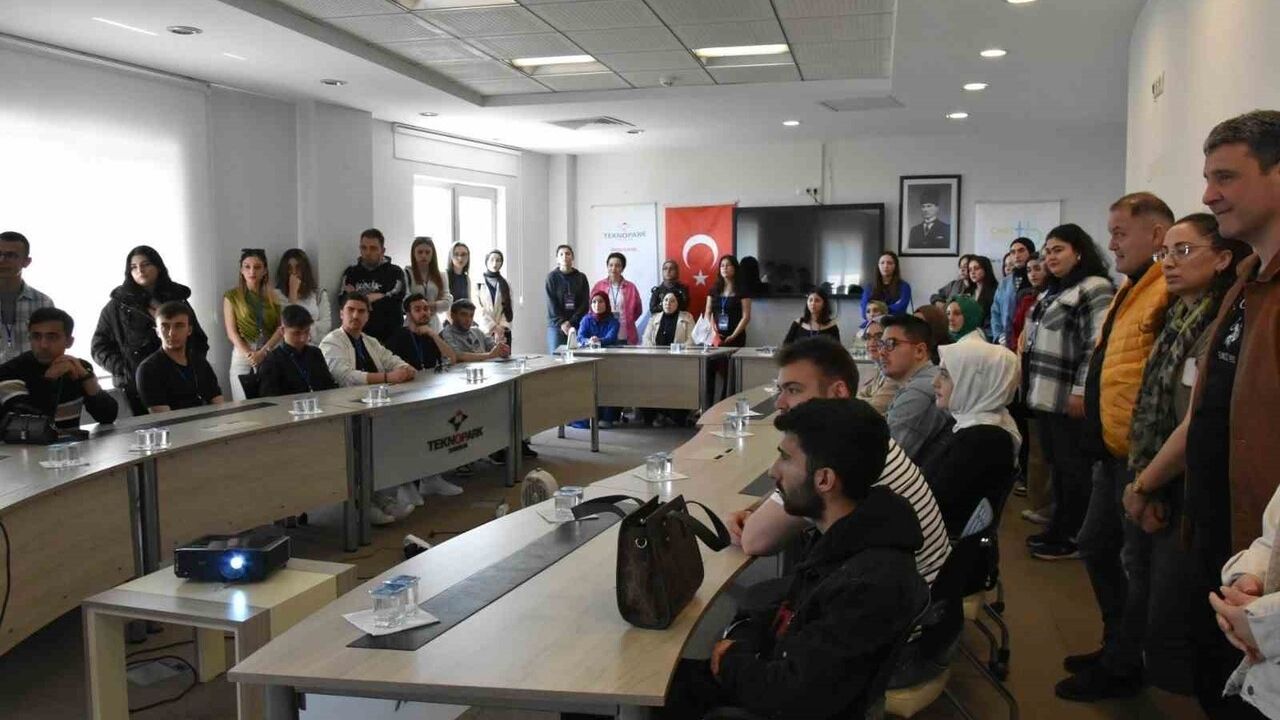 Samsun TEKNOPARK gençleri teknoloji ve inovasyona hazırlıyor