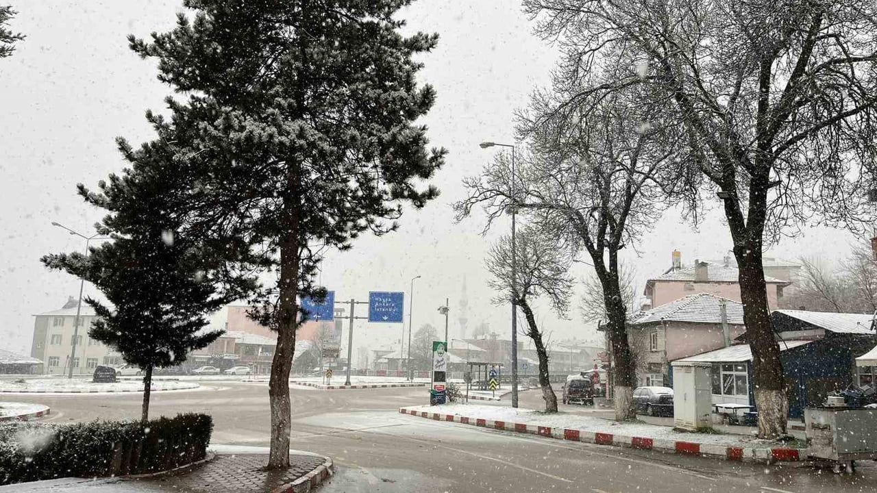 Samsun’un Kavak ilçesi beyaza büründü
