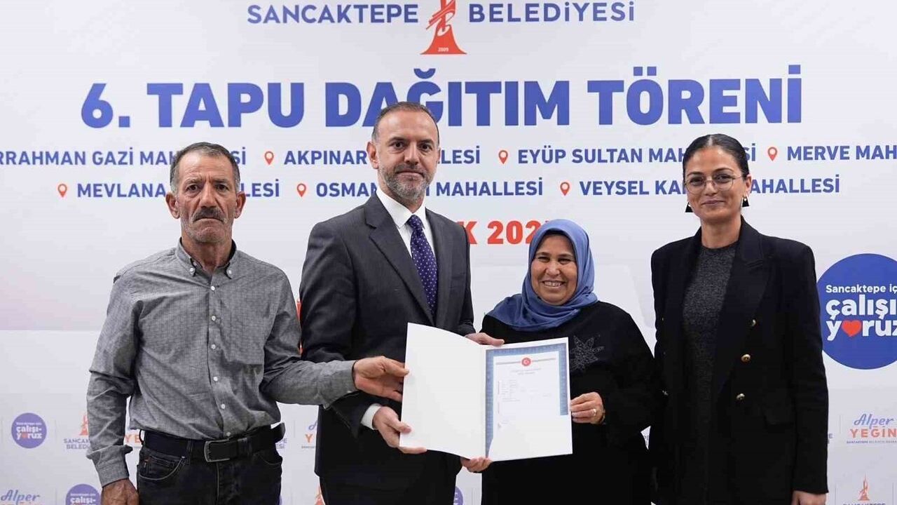Sancaktepe'de 83 hak sahibine tapu teslimi