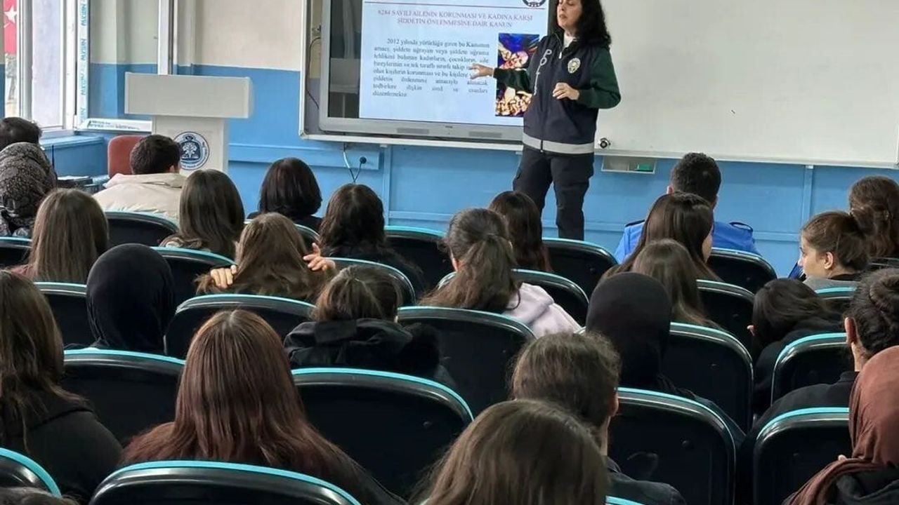 Sandıklı’da lise öğrencilerine güvenli internet ve farkındalık eğitimi