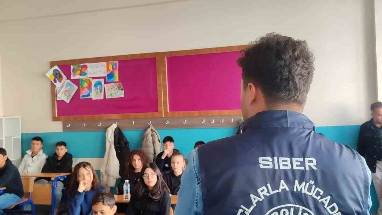 Sandıklı'da polis eğitimleri: öğrenci ve rehber öğretmenlere bilgilendirme