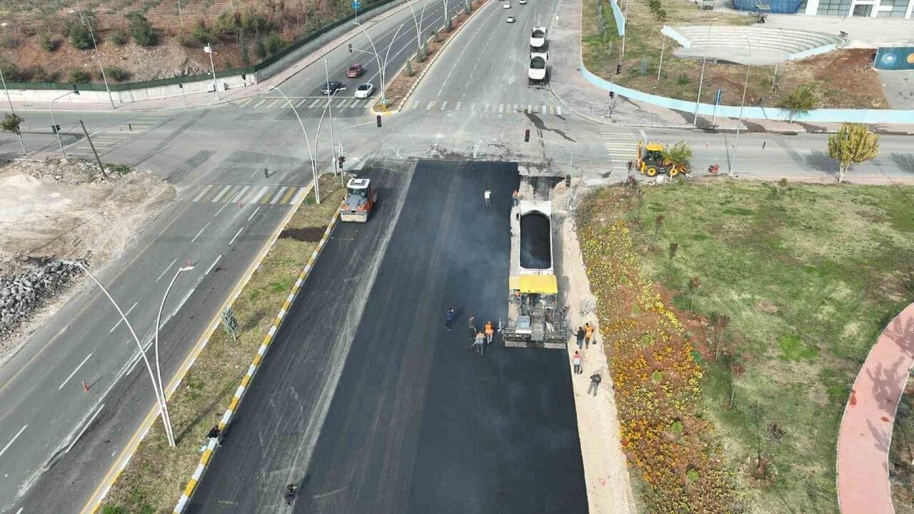 Şanlıurfa'da Büyükşehir'den Asfalt ve Köprü Bakım Çalışmaları