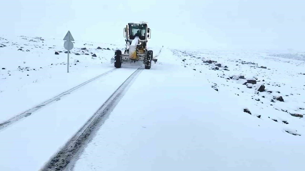 Şanlıurfa’da Kar Yağışı Nedeniyle Bazı Yollar Trafiğe Kapandı