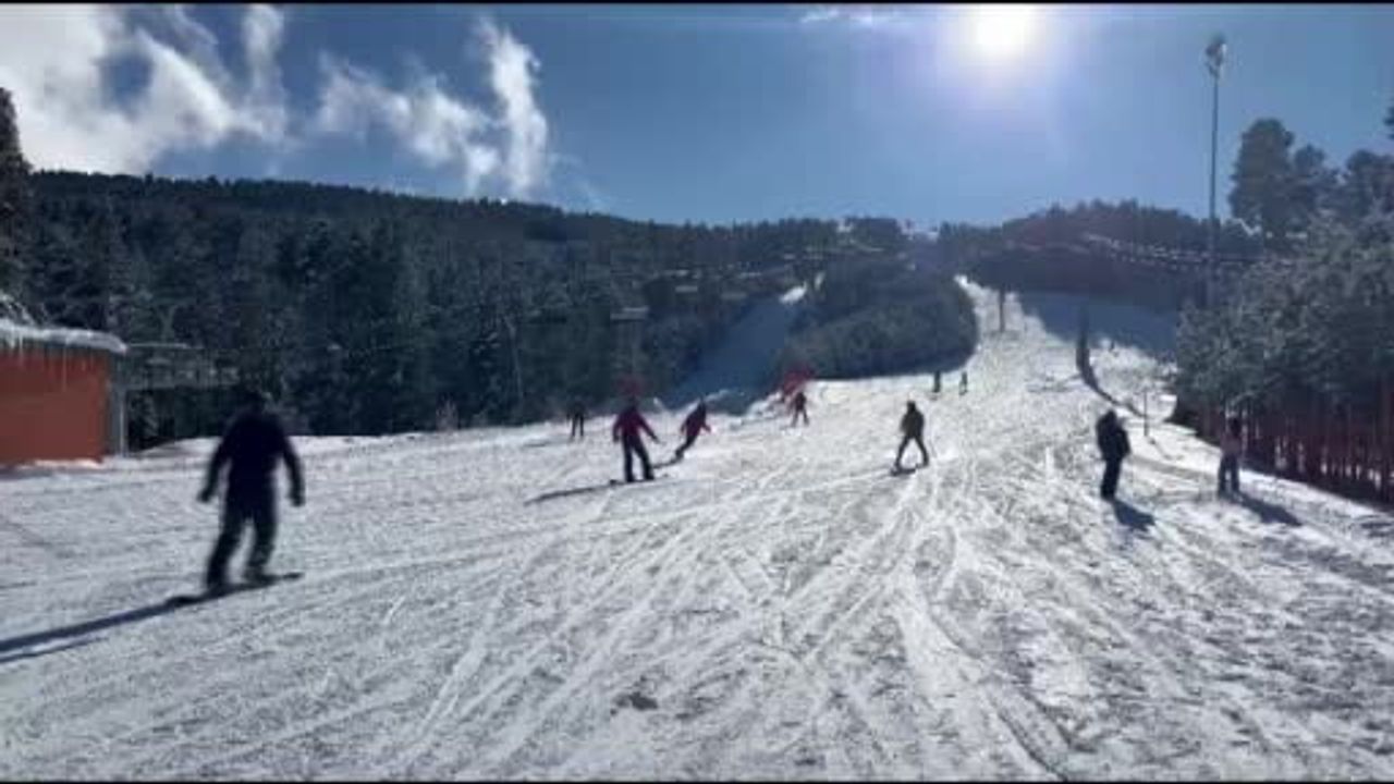 Sarıkamış Kayak Merkezi'nde Aralık Sonu Ziyaretçi Yoğunluğu