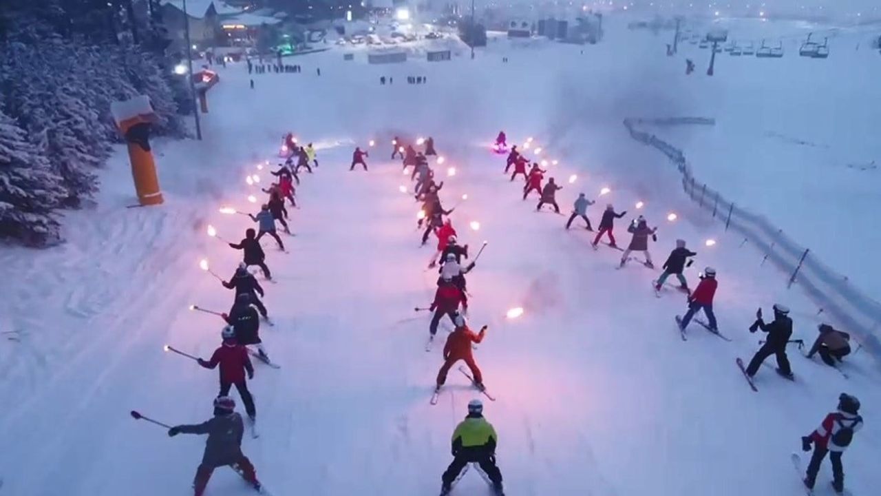 Sarıkamışlı genç kayakçılardan Bursa’daki yangında yaşamını yitiren dostlarına vefa