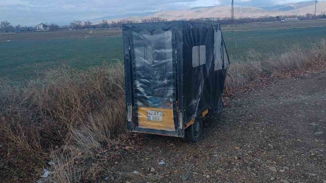 Şarkikaraağaç'ta elektrikli motosiklet devrildi: 2 yaralı