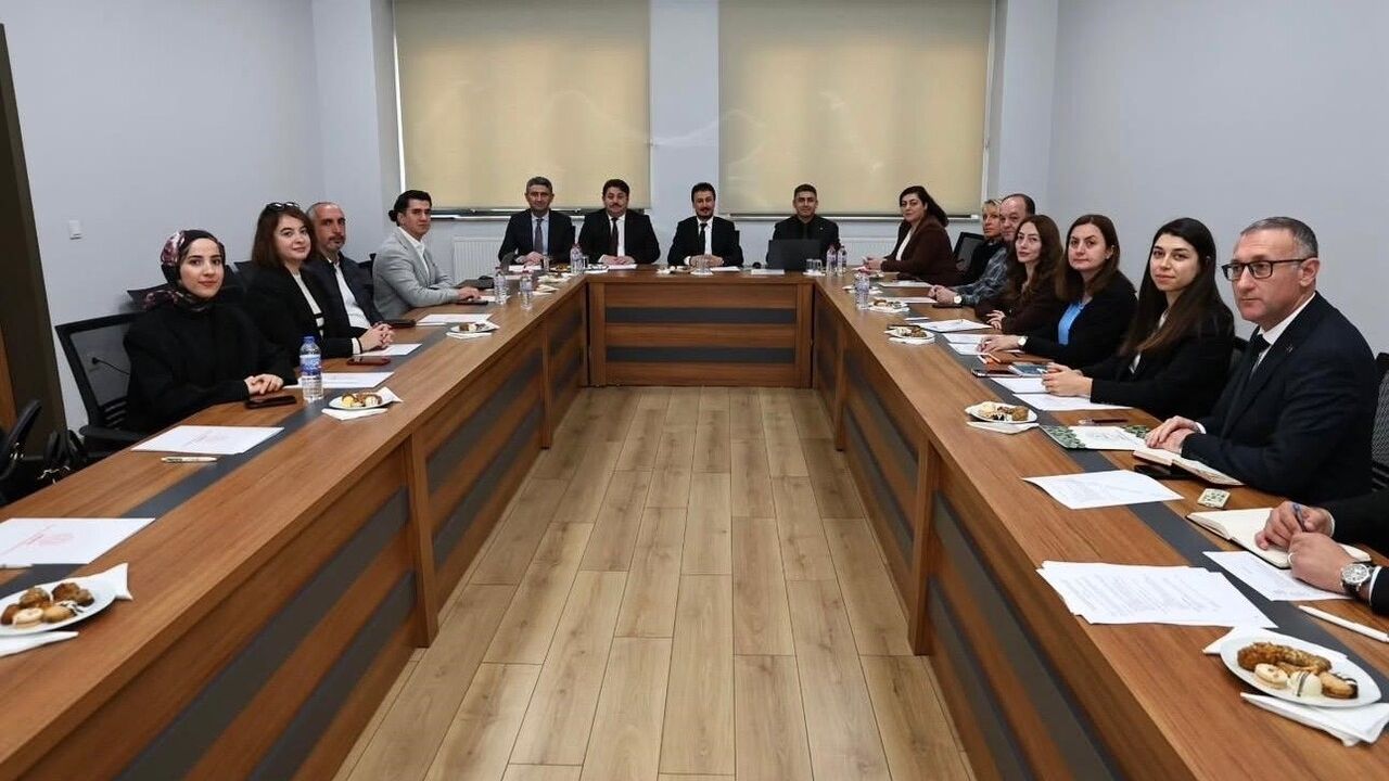 SAÜ Eğitim Fakültesi Danışma Kurulu, öğretmen adayları için iş birliği ve projeleri görüştü