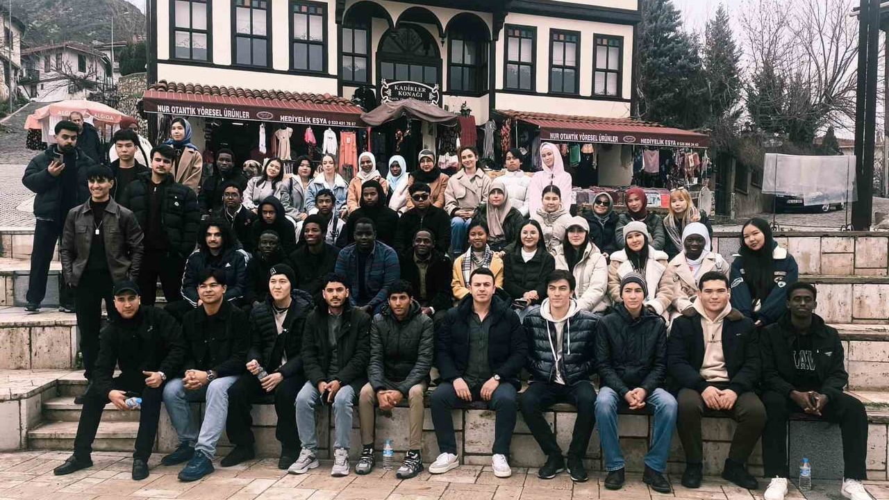 SAÜ TÖMER Öğrencileri Sakarya'nın Tarii ve Doğal Mekanlarını İnceledi