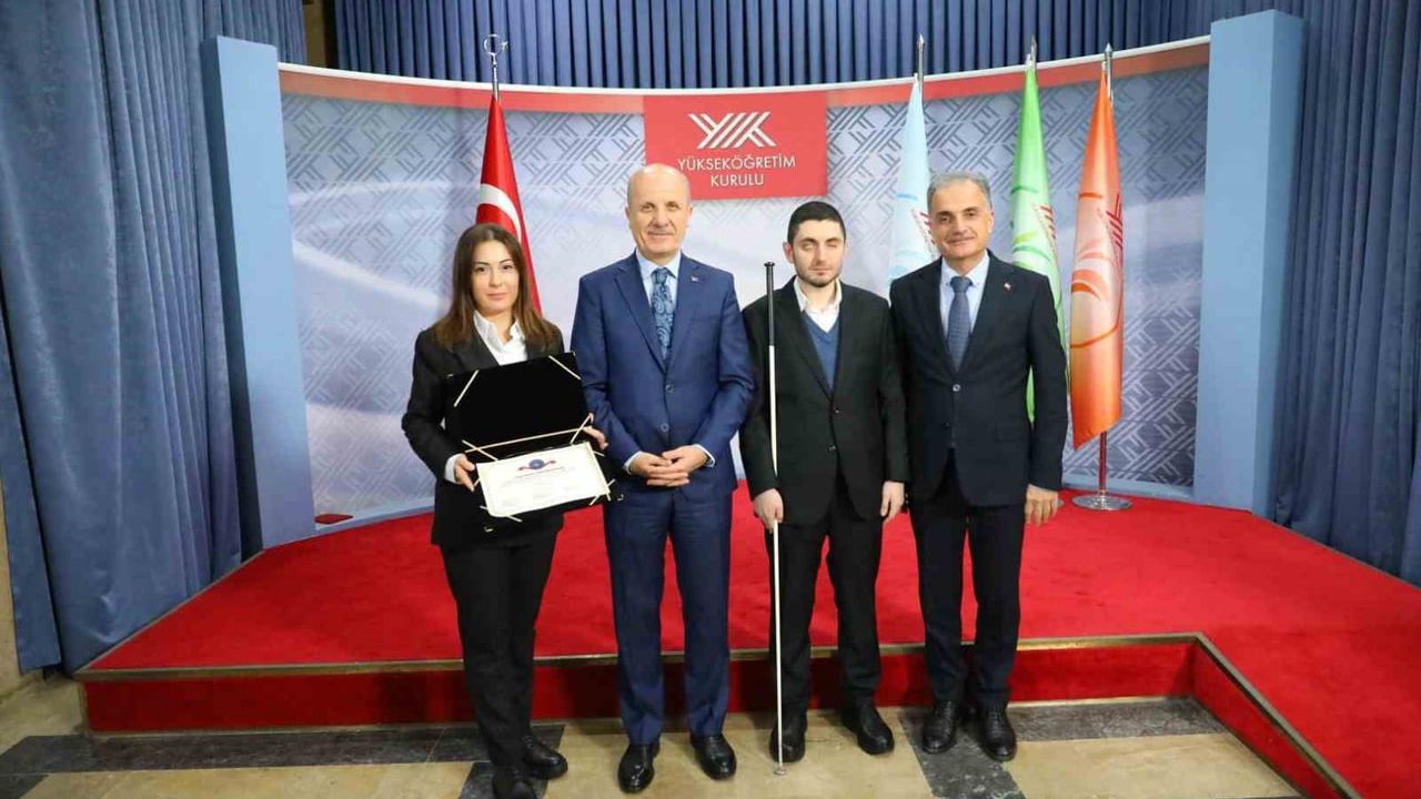 SAÜ, YÖK Engelsiz Üniversite Program Nişanı’nda Türkiye birincisi