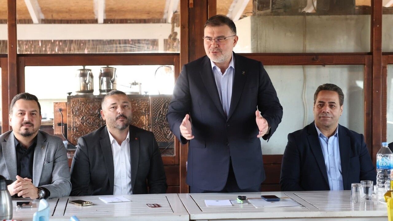 Saygılı'dan Güç'e yanıt: AK Parti'nin İzmir yatırımları savunuldu