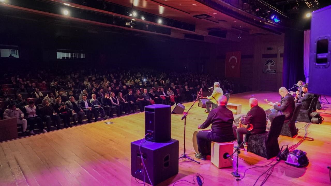 Şehitkamil'de 25 Aralık Coşkusu: Kahramanlık Türküleri Gecesi