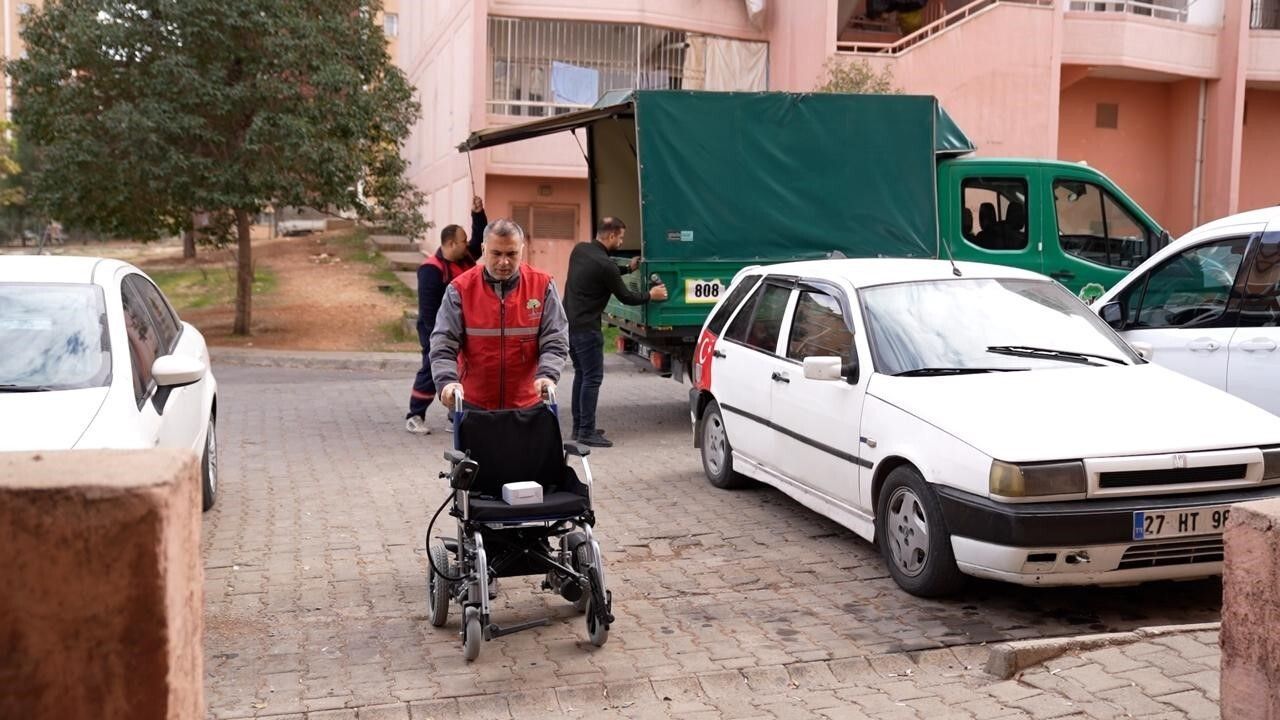 Şehitkamil’den 19 özel ihtiyaçlı bireye tekerlekli sandalye desteği
