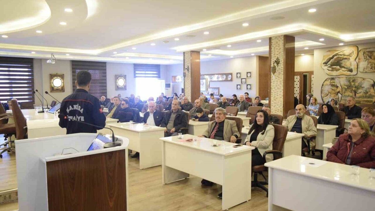 Şehzadeler'de Şehit Yakınları ve Gazilere Afet Farkındalık Eğitimi