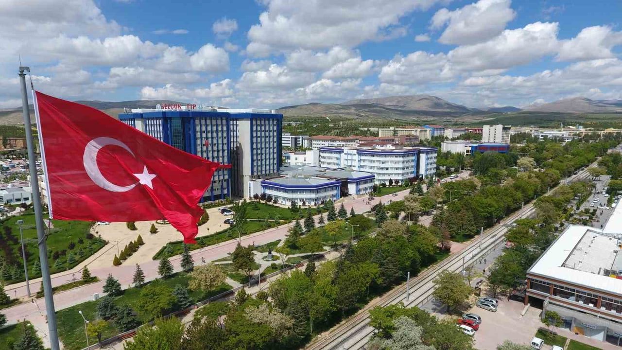 Selçuk Üniversitesi 23 Kategoride Türkiye'nin İlk 20'sinde