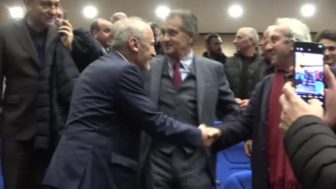 Şenol Güneş: Yurtdışından Gelen İki Teklifi Reddettim