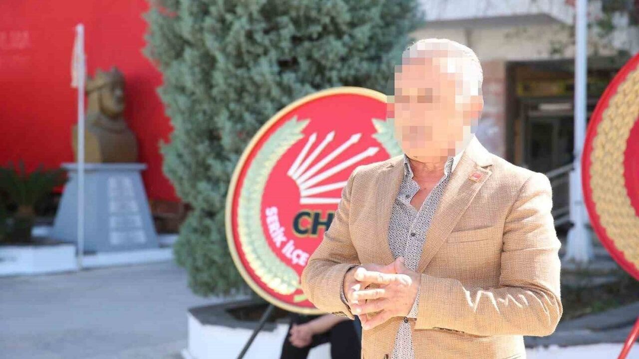 Serik'te eski CHP ilçe başkanı rüşvet iddiasıyla gözaltına alındı