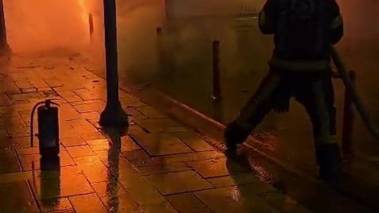 Servis şoförünün dikkati yangını önledi — Denizli OSB'de işçiler tahliye edildi