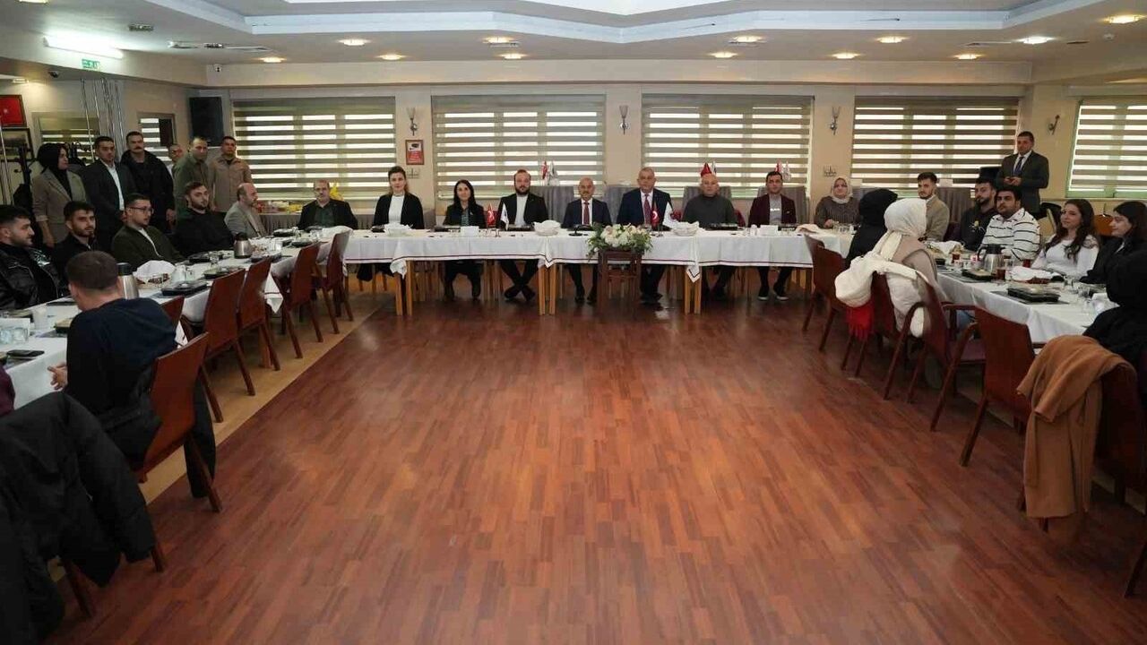 Sigortacılık öğrencileri DTSO ve sektör temsilcileriyle staj imkanlarını görüştü