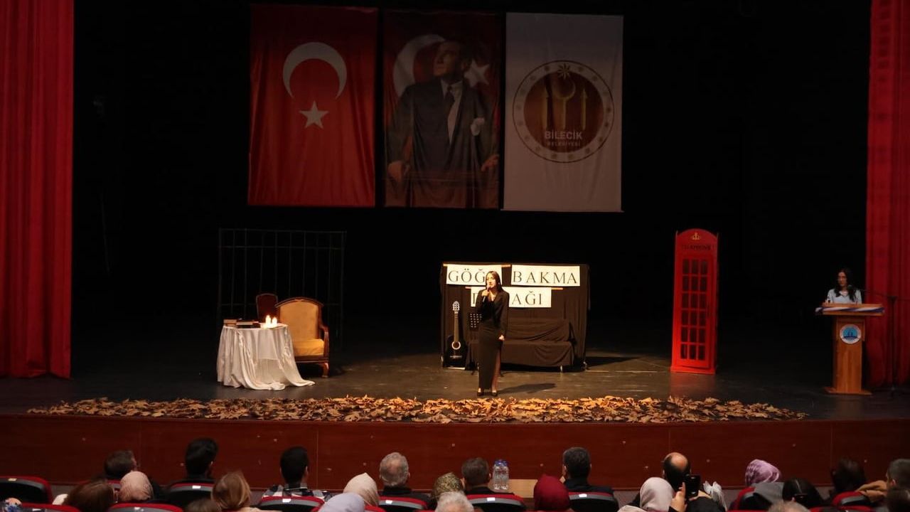 Şiir Gecesi Şeyh Edebali Kongre Merkezi’nde Gerçekleşti