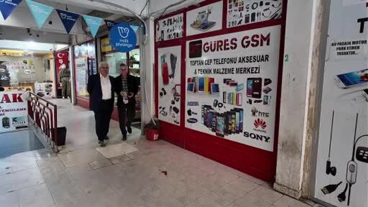 Siirt'te 25 yıldır gazeteyle bulmaca geleneği