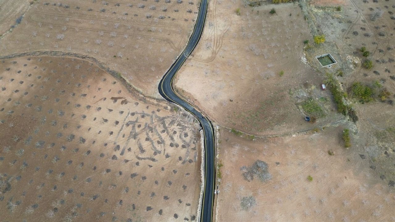 Siirt’te asfalt atağı: Vali Kızılkaya bir yılda tarihi asfalt ağını ikiye katladı