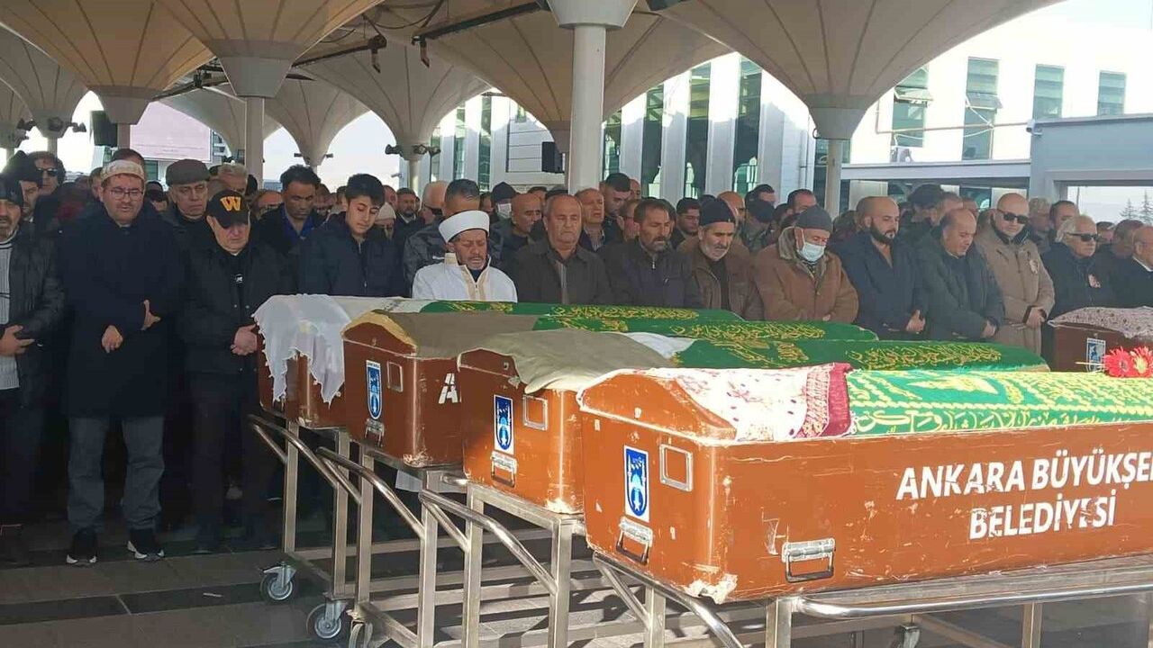 Siirt’te bıçaklanarak öldürülen Gülhan Börülce Ankara’da toprağa verildi