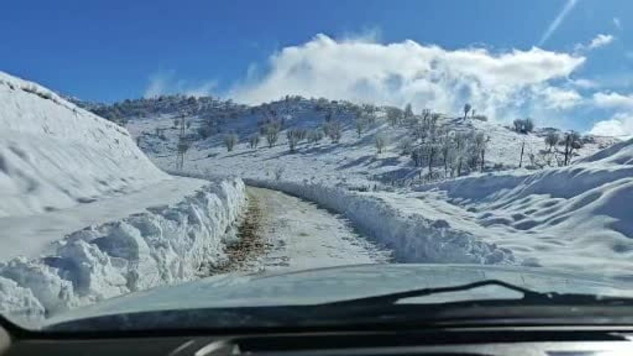 Siirt'te kapanan 45 köy yolu karla mücadeleyle ulaşıma açıldı
