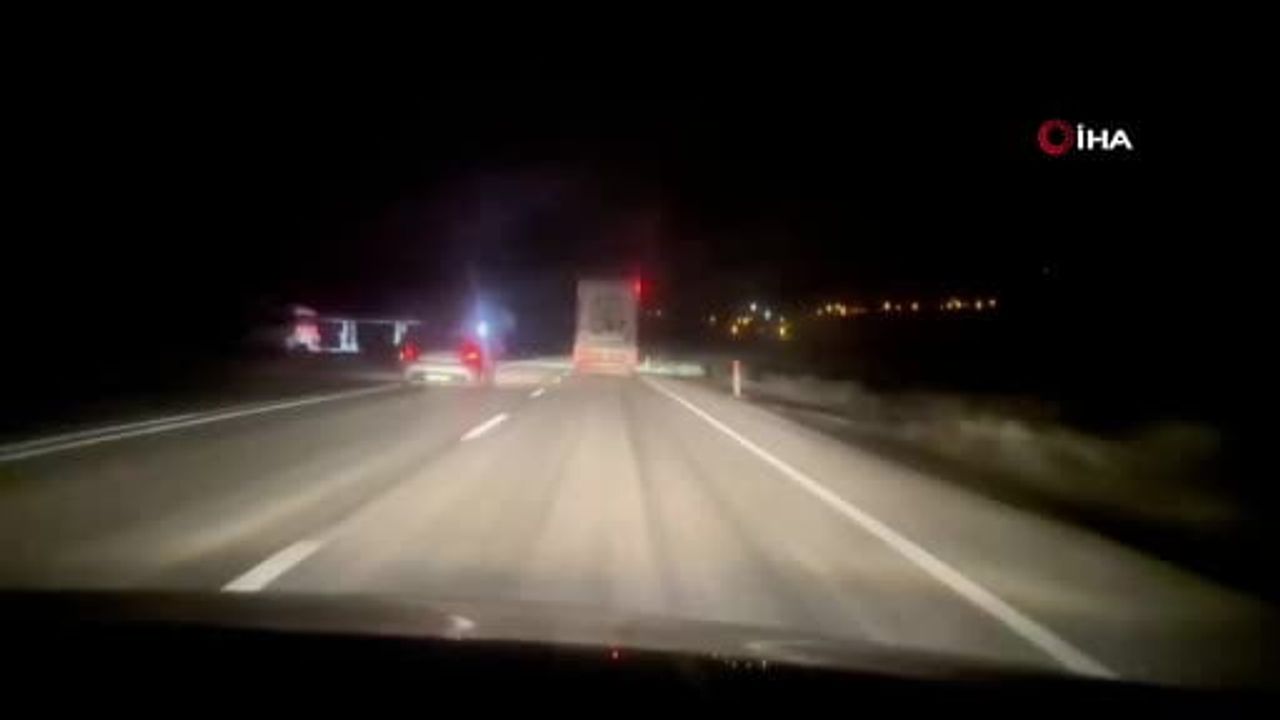 Siirt'te küçükbaş hayvanların karın boşluklarına gizlenmiş 54,6 kilogram metamfetamin ele geçirildi