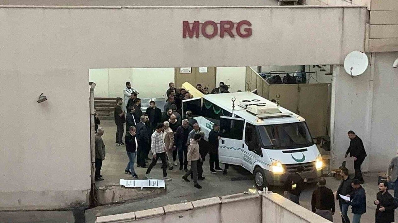 Siirt'te lojmanda bıçaklanmış halde ölü bulunan kadın