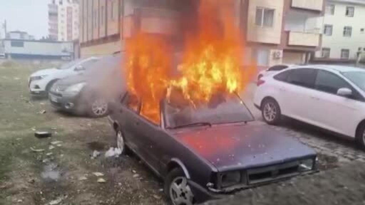 Siirt'te otomobil yangını: İki çocuk serbest bırakıldı