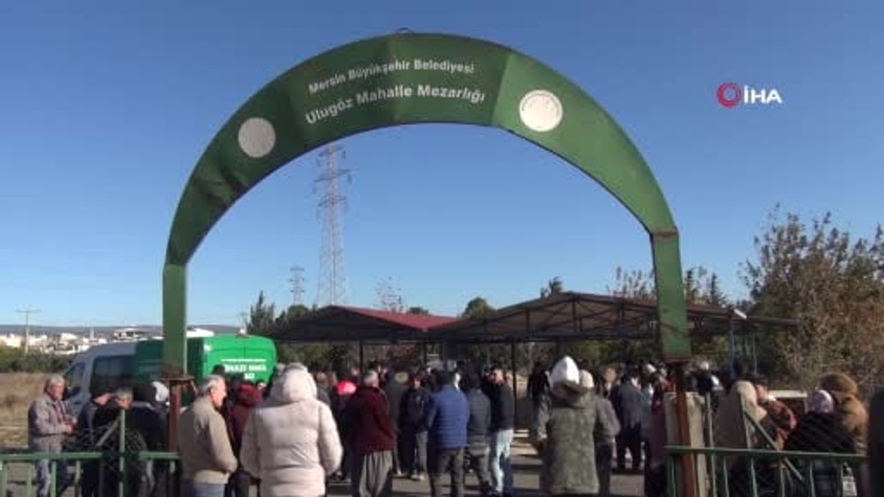 Silifke'de yangında ölen 2 kardeş aynı tabutta aynı kabre defnedildi