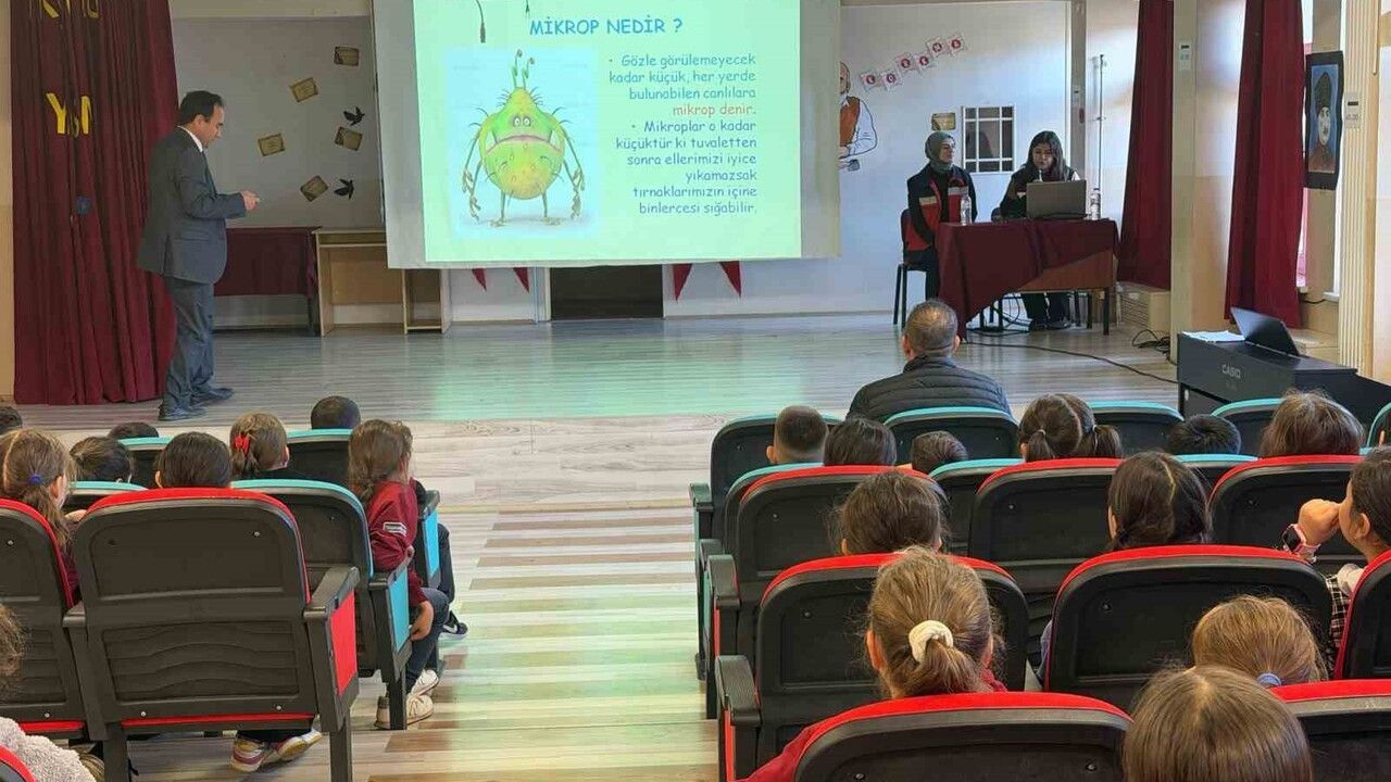 Simav'da öğrencilere 'Gıda Güvenilirliği ve Gıda İsrafı' eğitimi