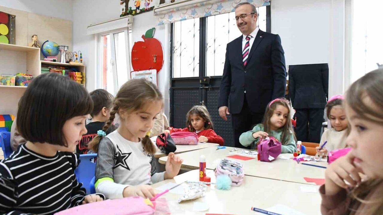 Sinan Aydın, Avukat Mail Büyükerman Anaokulu’nda eğitim ortamını yerinde inceledi