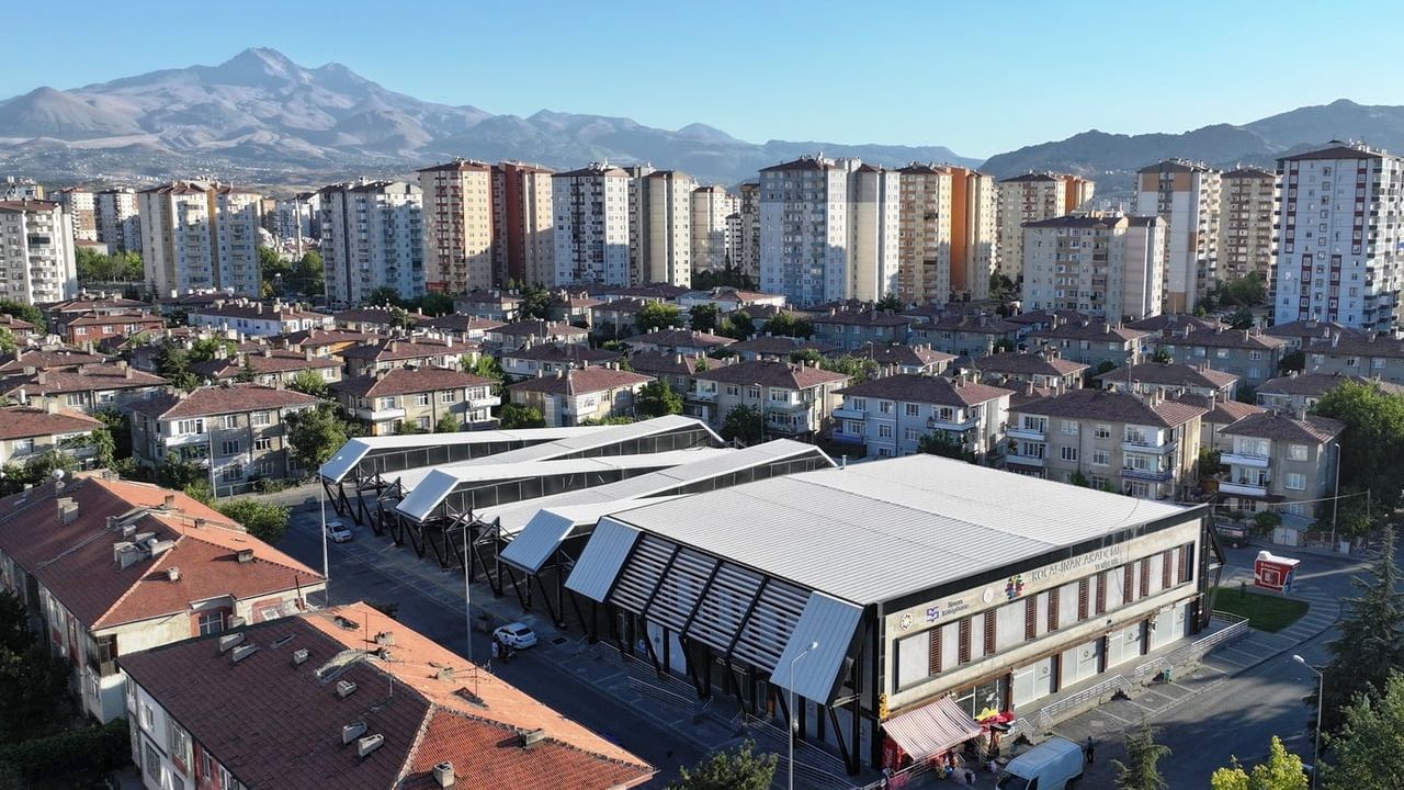 Sinan Kütüphanesi açıldı: Çolakbayrakdar 2026 projelerini müjdeledi