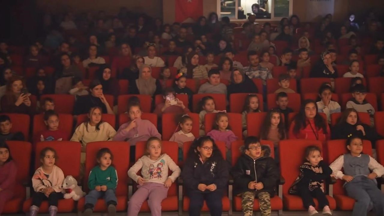 Sincan Belediyesi'nde Hafta Sonu Tiyatro Günleri Sürüyor