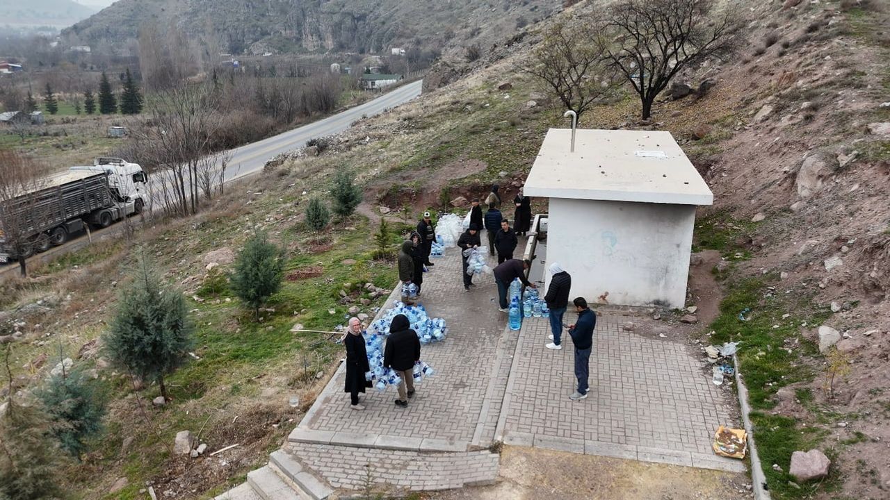 Sincan Yenikent'te Günler Süren Su Kesintilerine Vatandaş Tepkisi