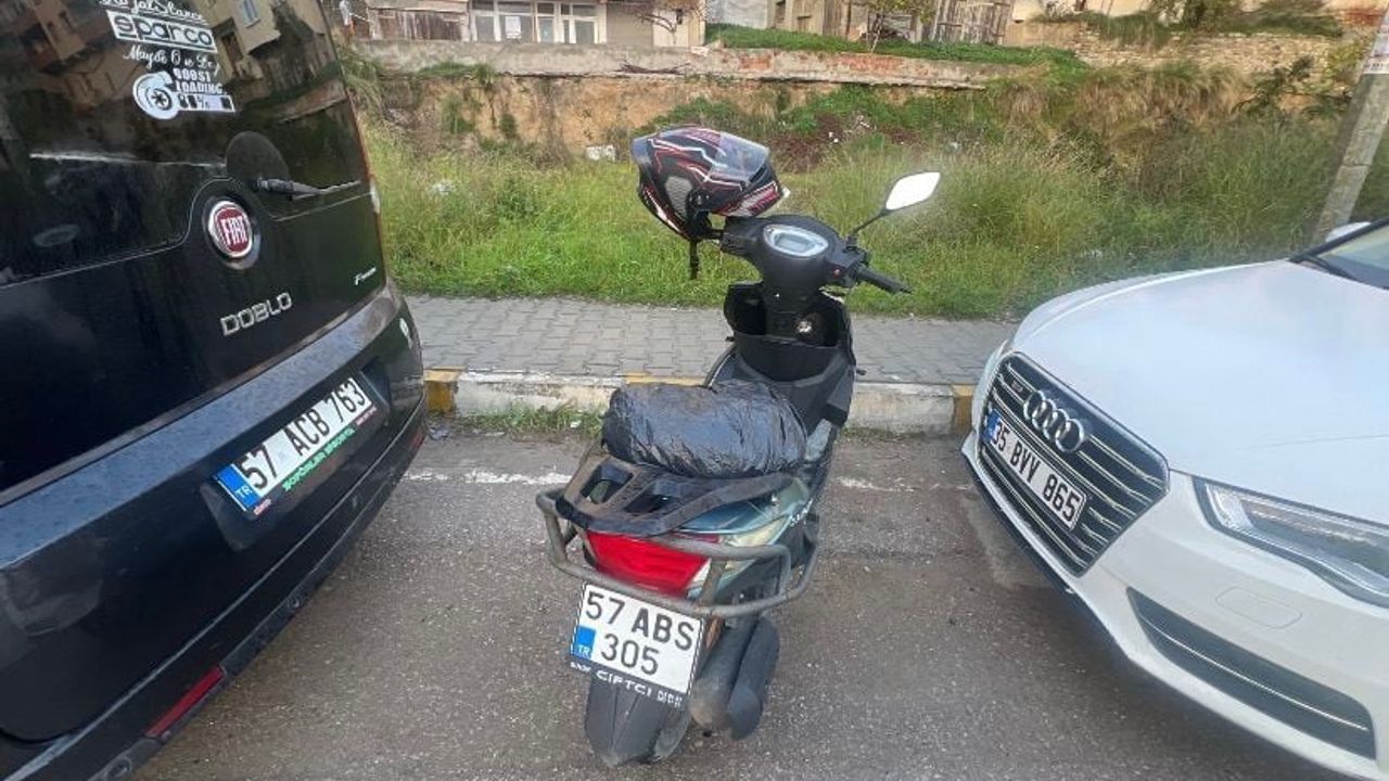 Sinop'ta motosiklet devrildi: sürücü yaralandı