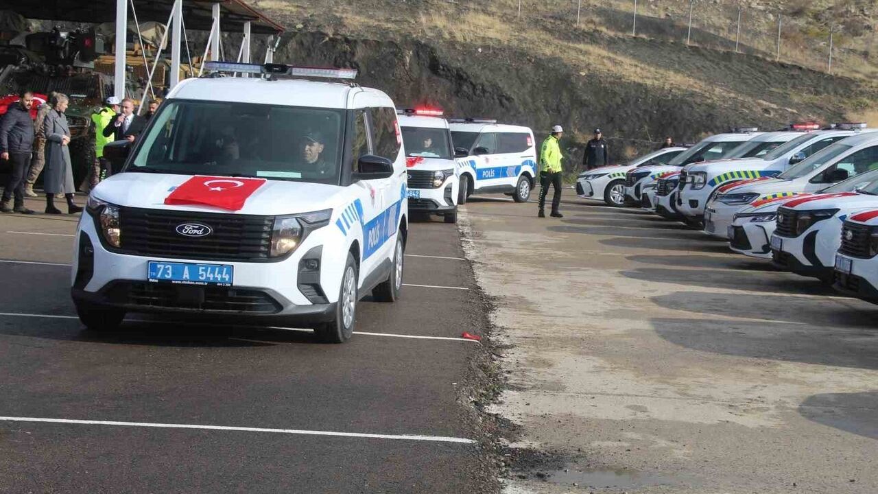 Şırnak’a 189 yeni hizmet aracı törenle teslim edildi