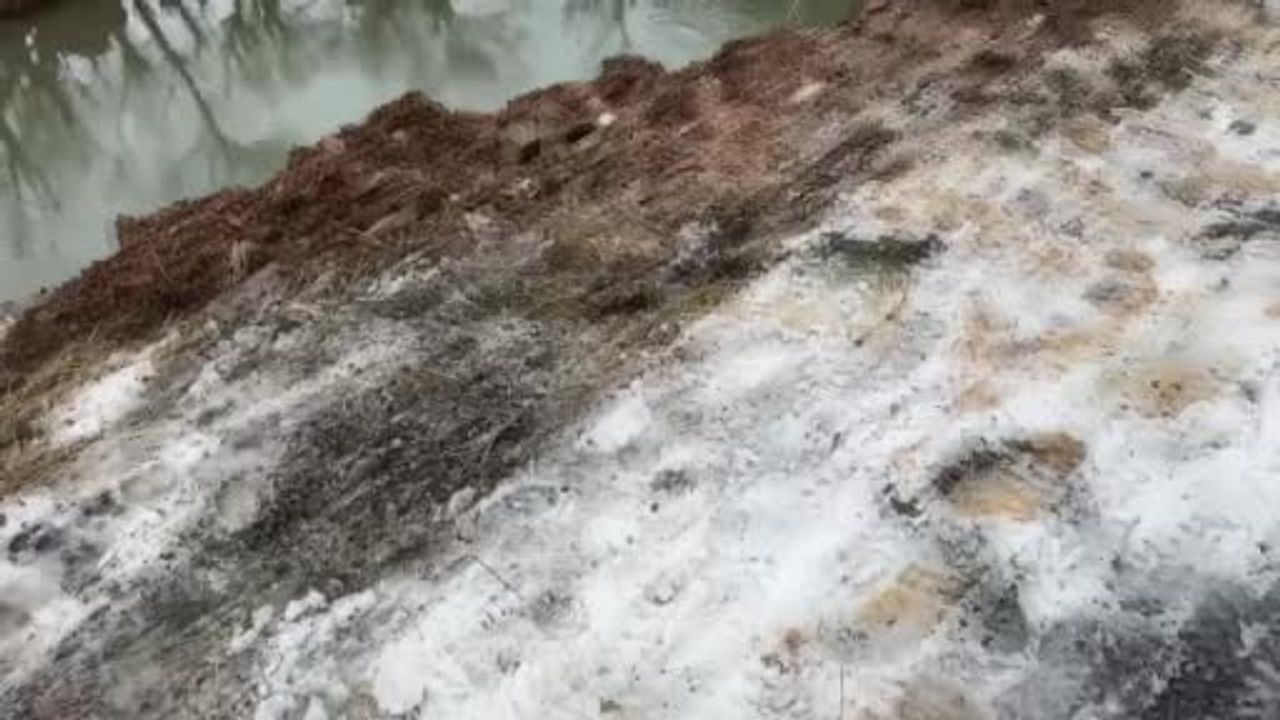 Şırnak'ta Habur Çayı'na Uçan Araçtan Kurtarılan 3 Kişi Köylüler Tarafından Isıtıldı