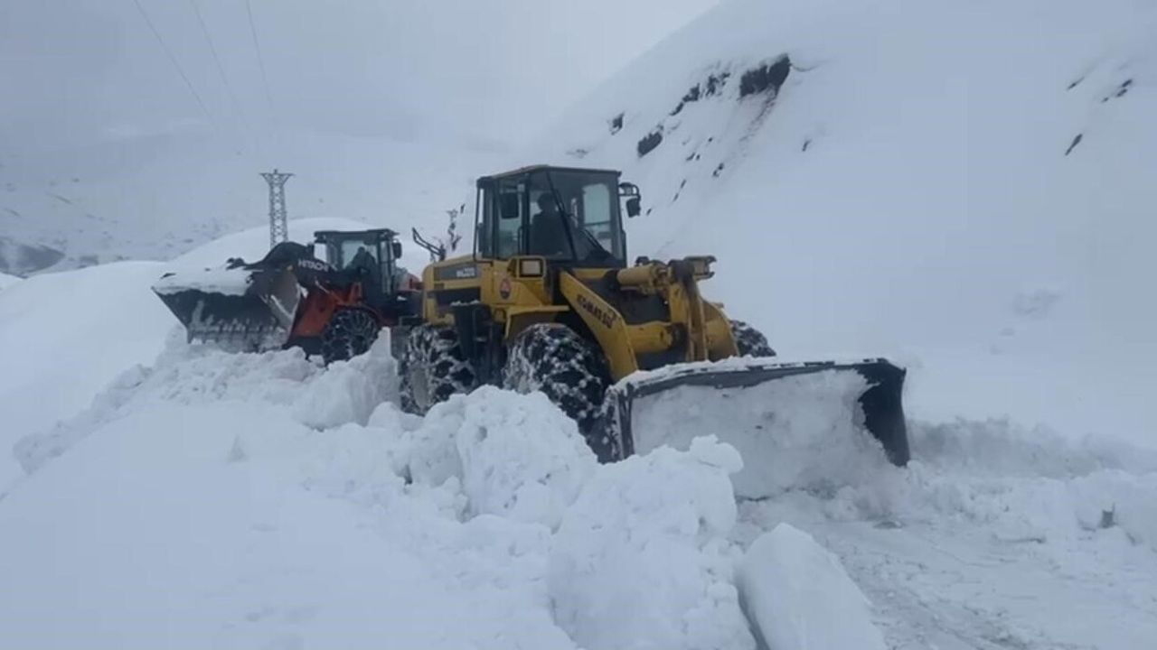 Şırnak’ta Karla Mücadele: Tünellerle Kapalı Yollar Açılıyor