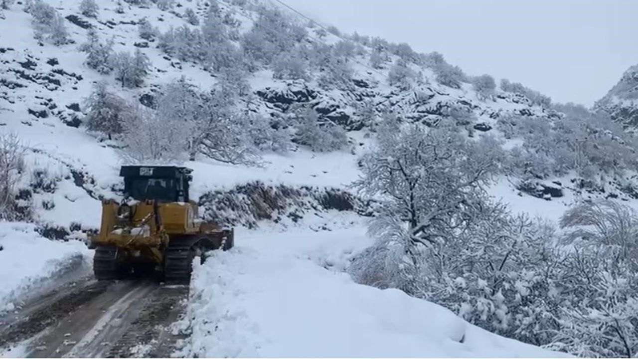 Şırnak’ta köy yolları dozerlerle açılıyor — Beytüşşebap’ta karla mücadele