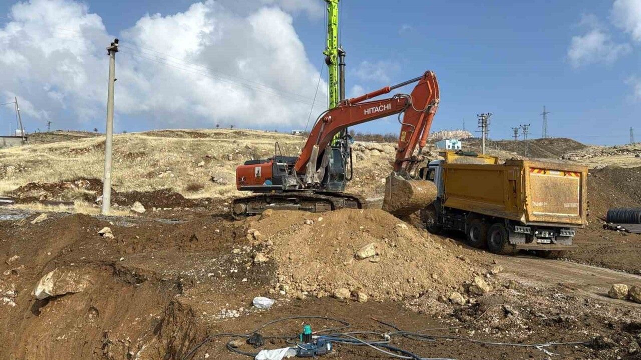 Şırnak’ta yeni adliye binası inşaatında saha incelemesi