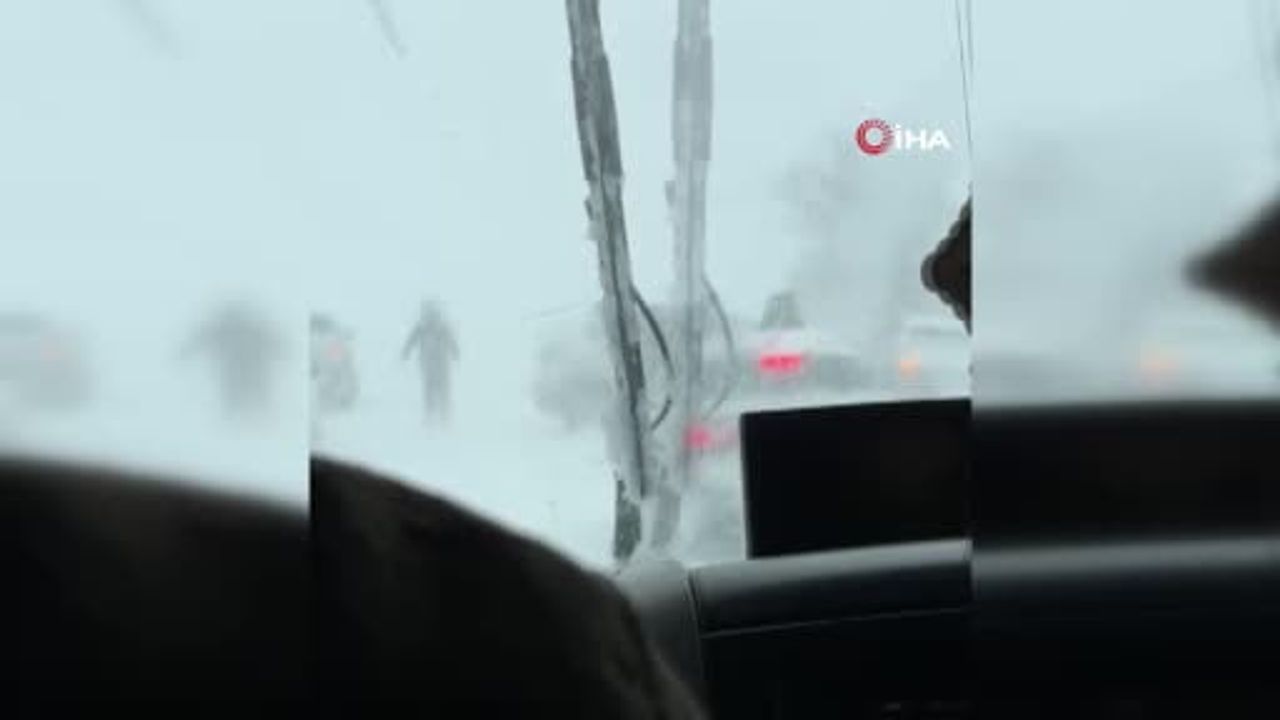 Şırnak'ta Yoğun Kar Etkisi: Okul Bölgesinde Öğrenciler Mahsur Kaldı