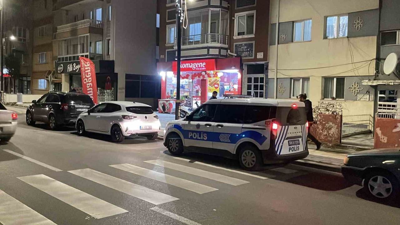 Sivas'ta kardeşi tarafından bıçaklanan ağabey hayatını kaybetti