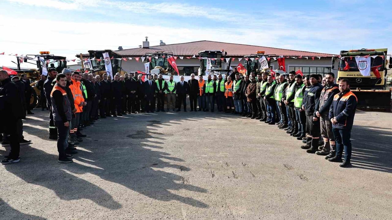 Sivas’ta karla mücadele hazırlıkları tamamlandı: 93 araç, 124 personel sahada