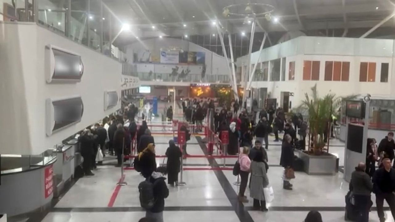 Sivas'ta Yoğun Sis Hava Ulaşımını Aksattı