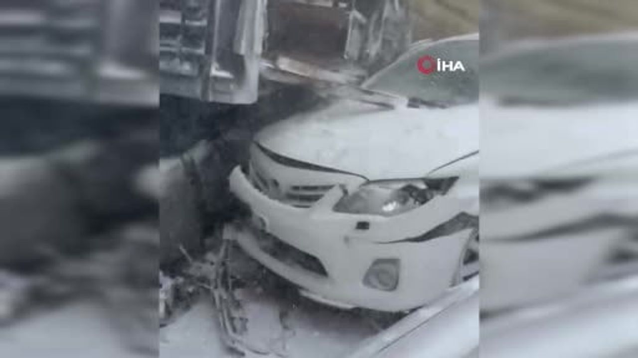 Sivas'ta zincirleme trafik kazası: 4 yaralı