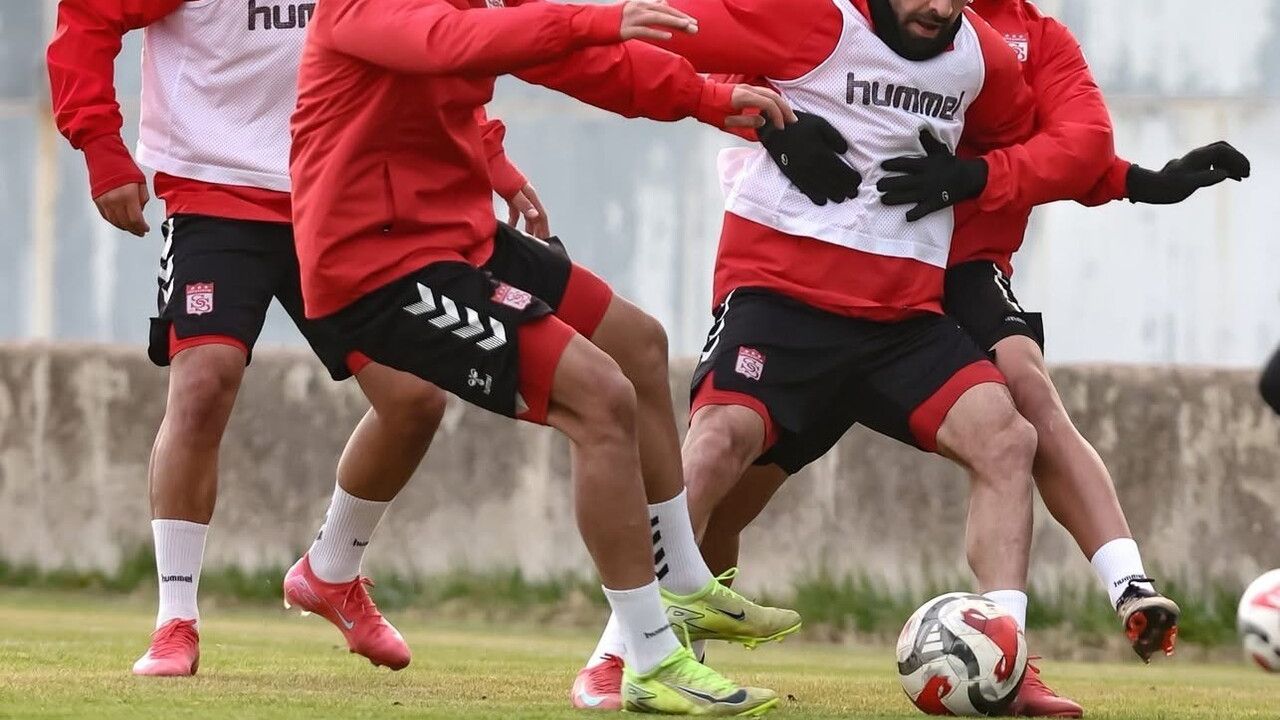 Sivasspor, Çorum FK sınavı için sahaya indi