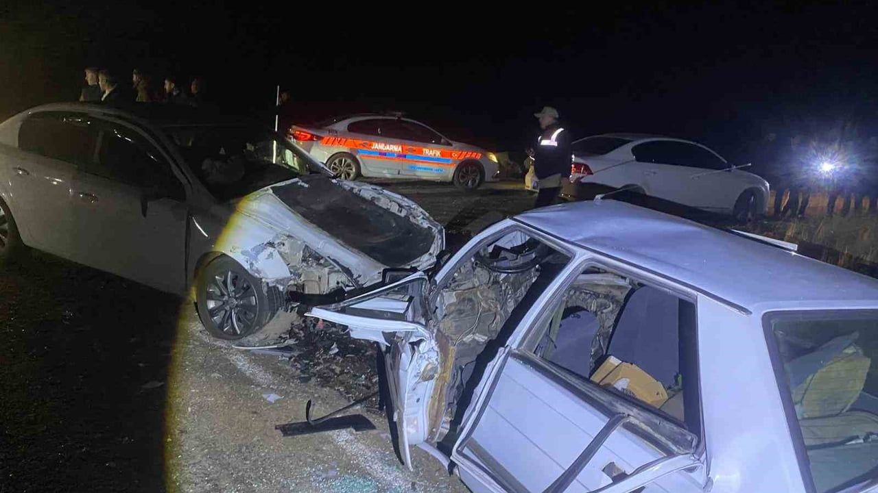 Siverek'te kafa kafaya çarpışma: 7 yaralı